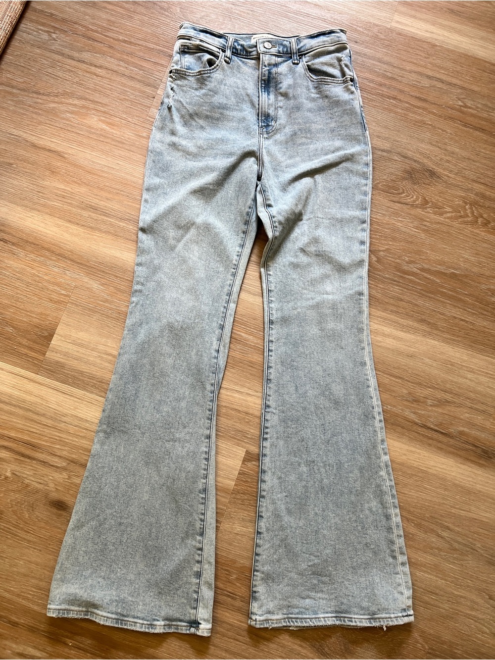Abercrombie & Fitch The Flare Ultra High Rise Jeans Light Wash 28 6 L long tall